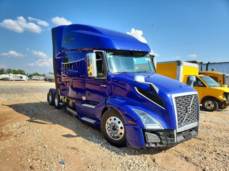 Volvo VNL SEMI TRUCK 2025 — Copart