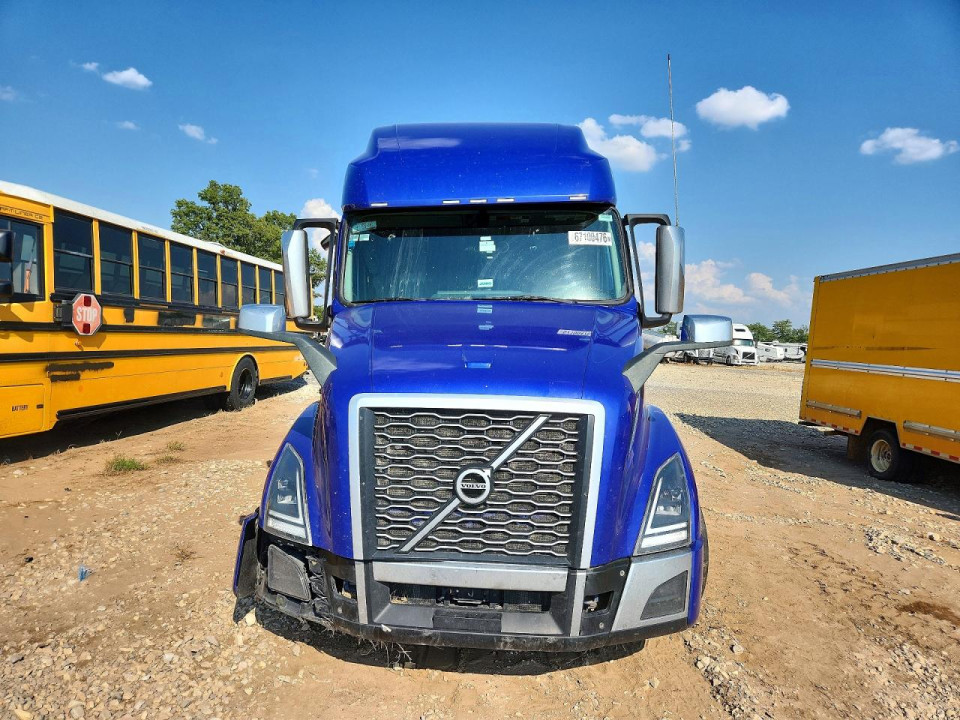 Volvo VNL SEMI TRUCK 2025 — Copart