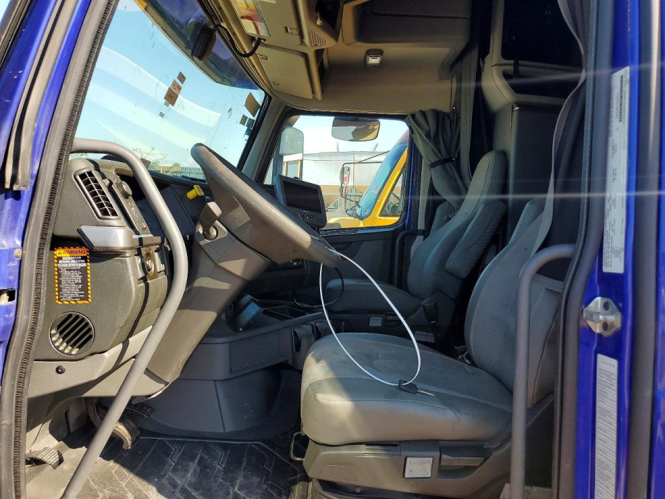 Volvo VNL SEMI TRUCK 2025 — Copart
