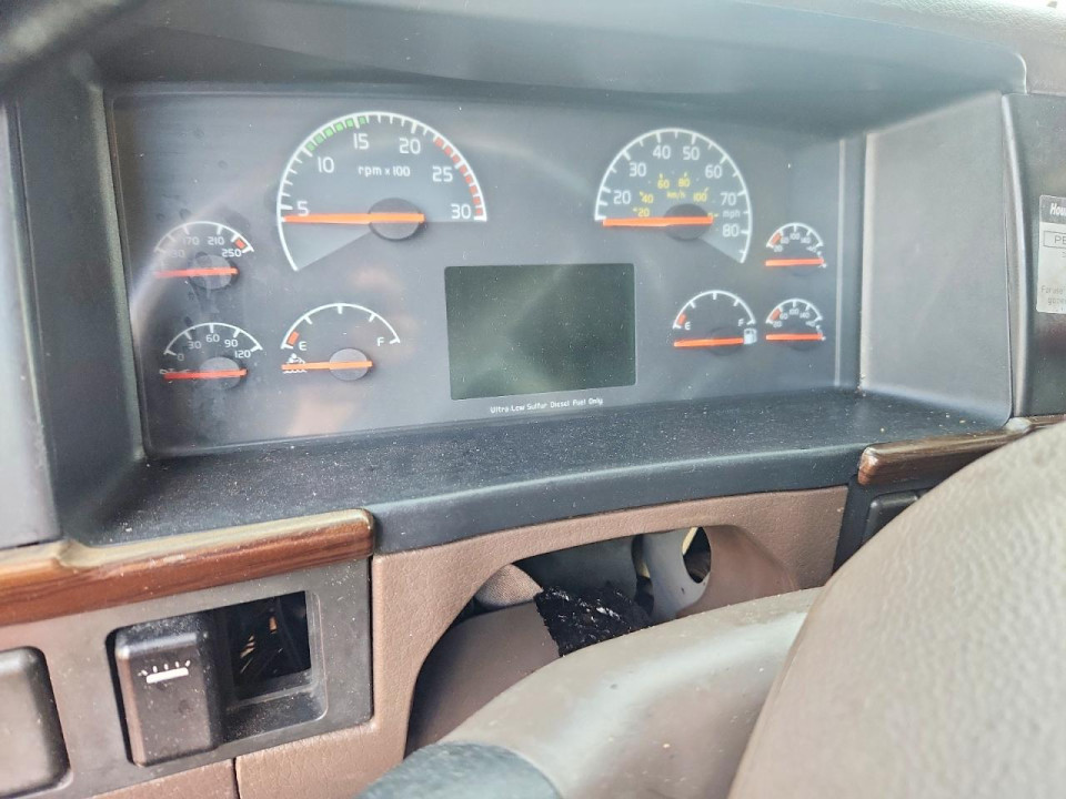 Volvo VNL SEMI TRUCK 2014 — Copart