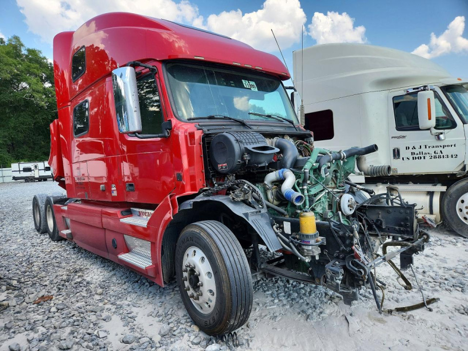 Volvo VNL SEMI TRUCK 2017 — Copart