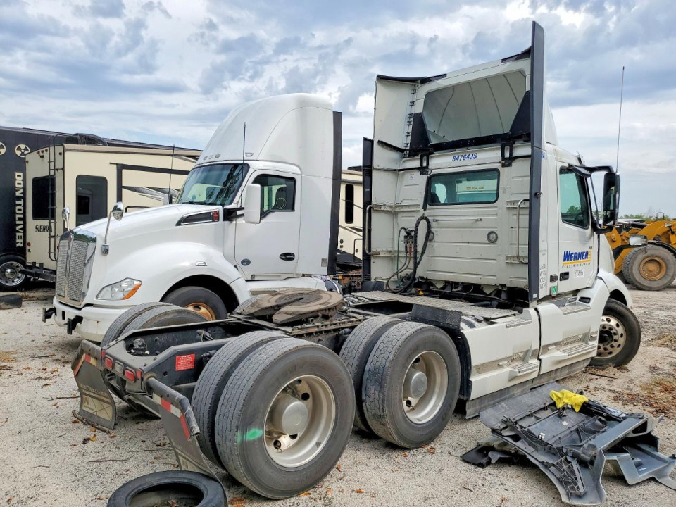 Volvo VNL SEMI TRUCK 2024 — Copart