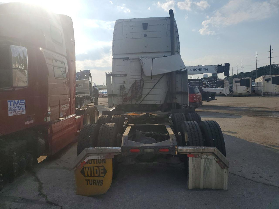 Volvo VNL SEMI TRUCK 2016 — Copart