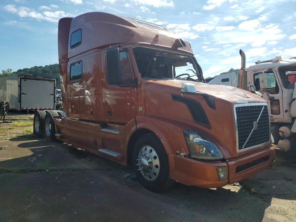Volvo VNL SEMI TRUCK 2017 — Copart
