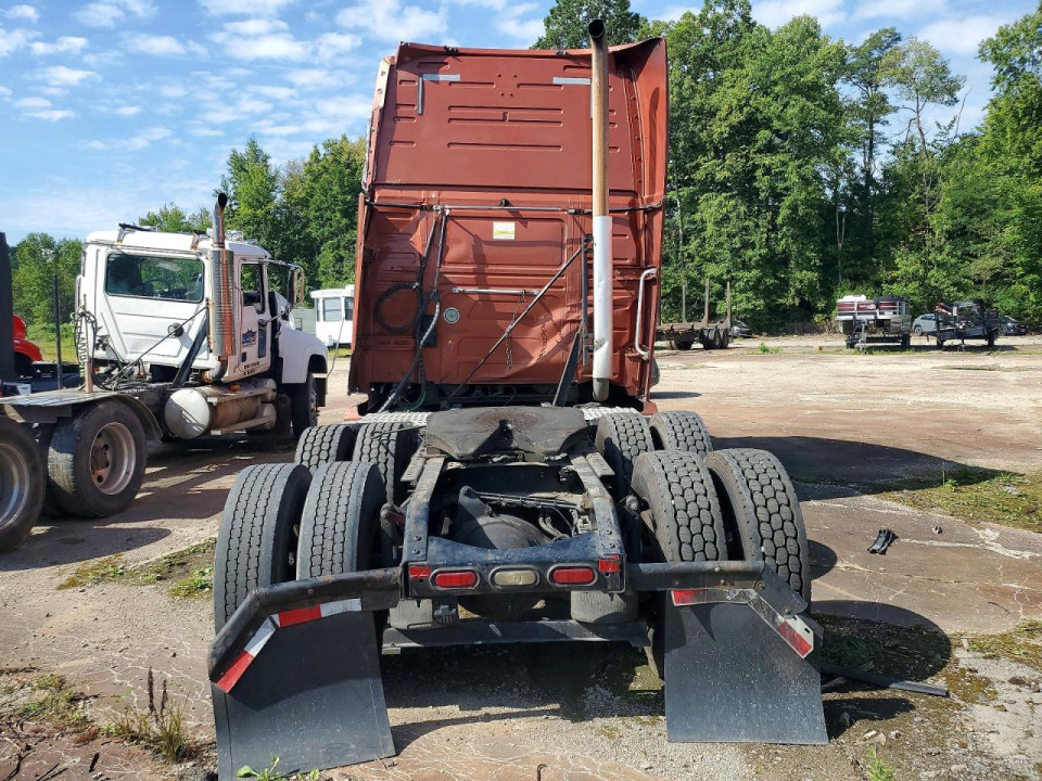 Volvo VNL SEMI TRUCK 2017 — Copart