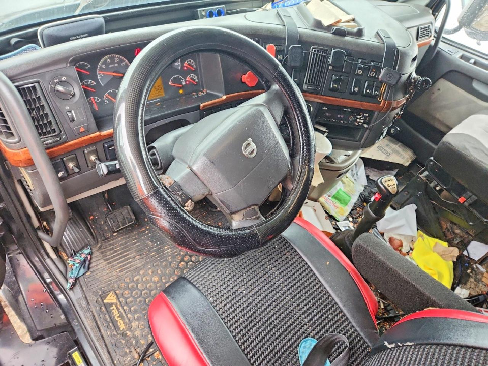 Volvo VNL SEMI TRUCK 2012 — Copart