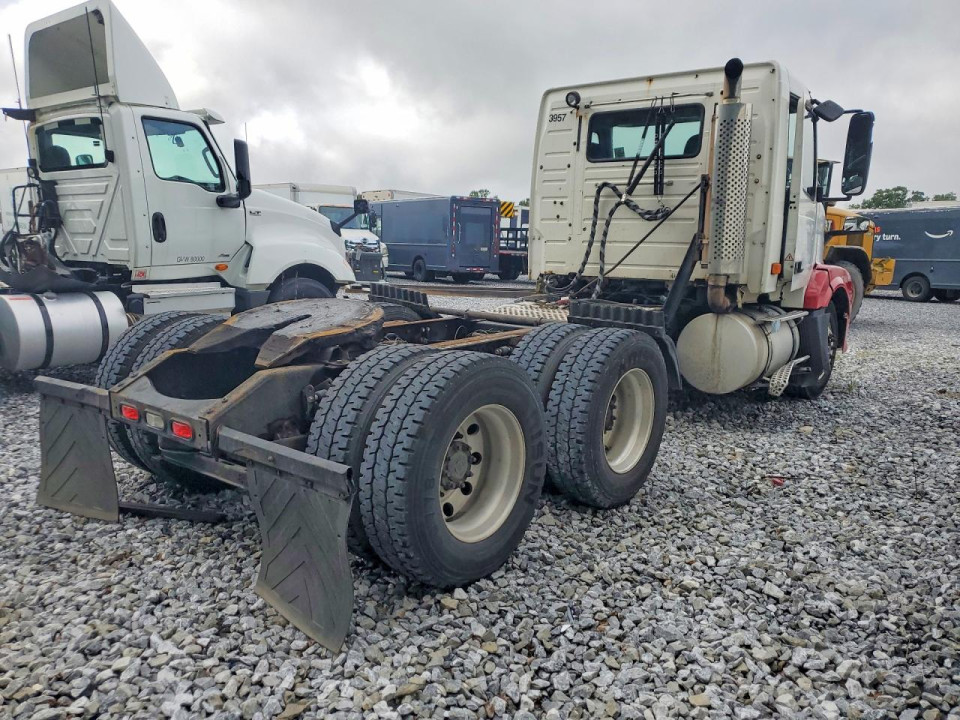 Volvo VNL SEMI TRUCK 2005 — Copart