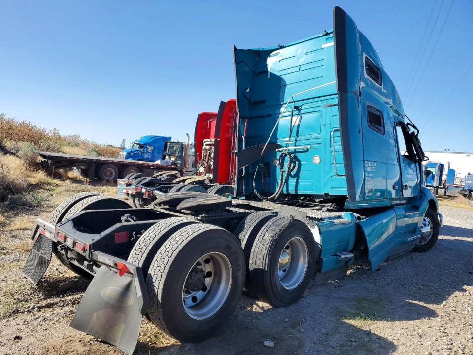 Volvo VNL SEMI TRUCK 2025 — Copart