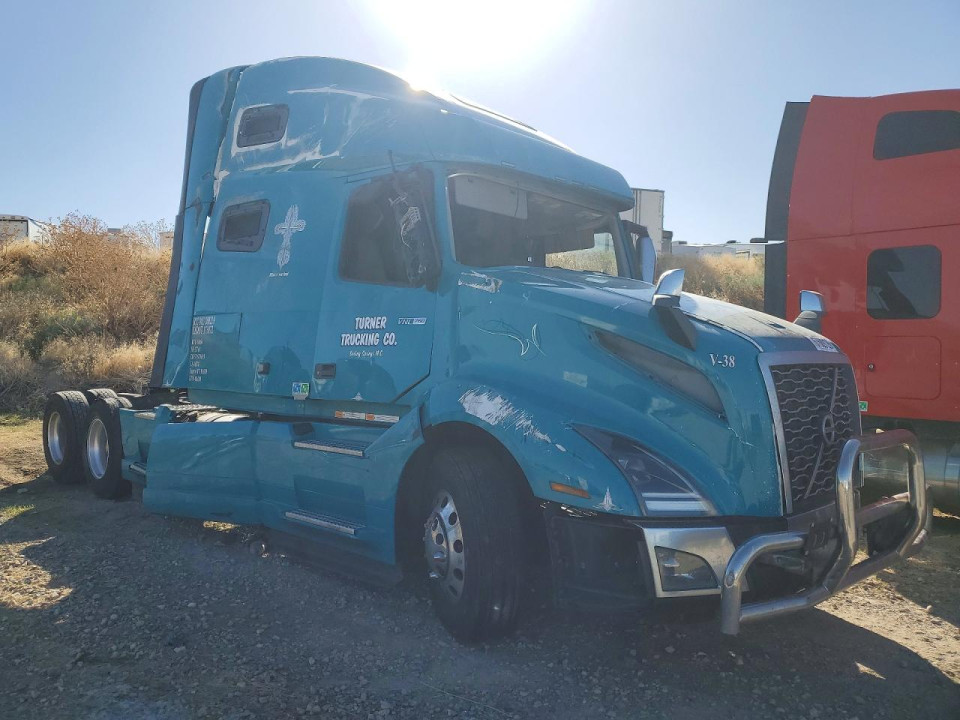 Volvo VNL SEMI TRUCK 2025 — Copart