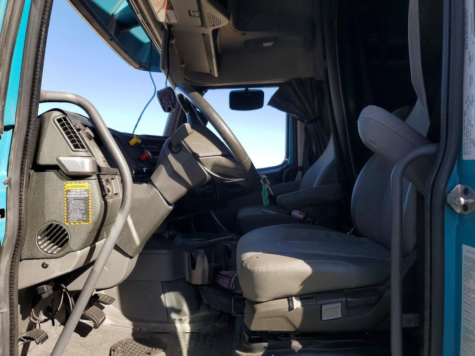 Volvo VNL SEMI TRUCK 2025 — Copart