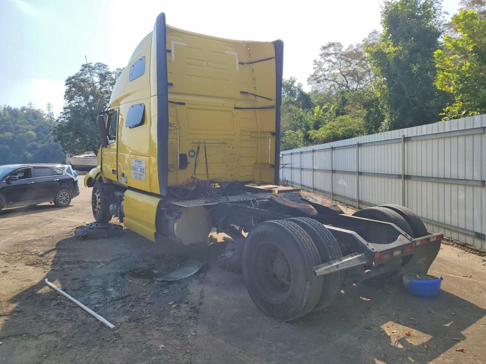 Volvo VNL SEMI TRUCK 2024 — Copart