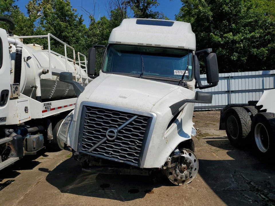 Volvo VNL SEMI TRUCK 2021 — Copart