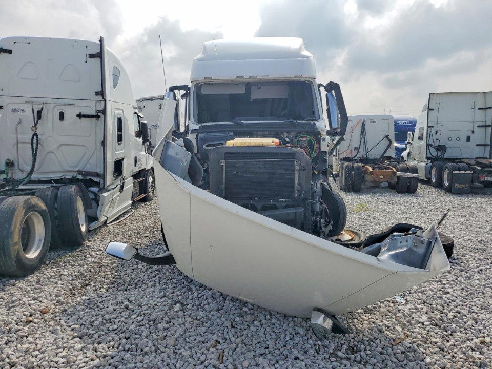 Volvo VNL SEMI TRUCK 2023 — Copart