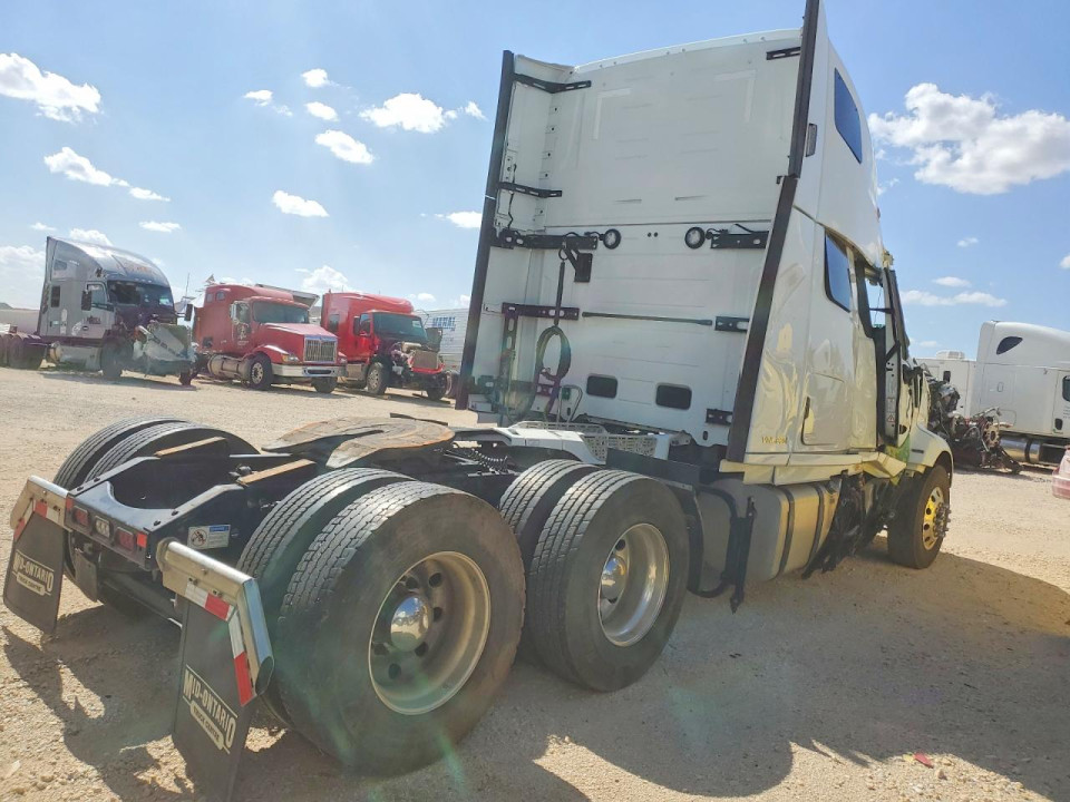 Volvo VNL SEMI TRUCK 2026 — Copart