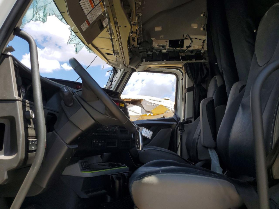 Volvo VNL SEMI TRUCK 2026 — Copart