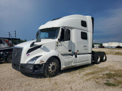 Volvo VNL SEMI TRUCK 2021