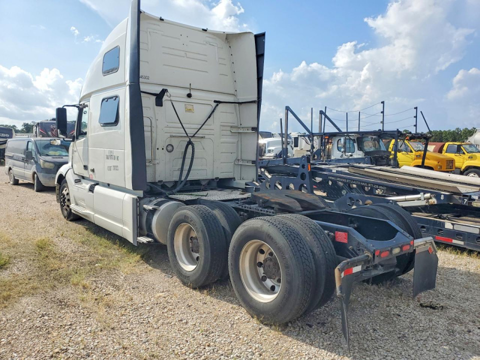 Volvo VNL SEMI TRUCK 2021 — Copart