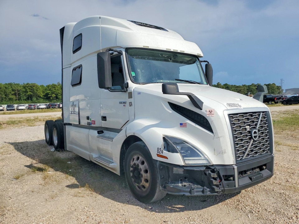 Volvo VNL SEMI TRUCK 2021 — Copart