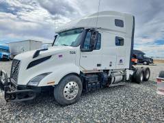 Volvo VNL SEMI TRUCK 2025