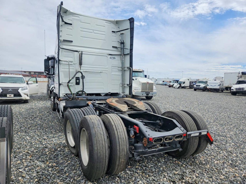 Volvo VNL SEMI TRUCK 2025 — Copart