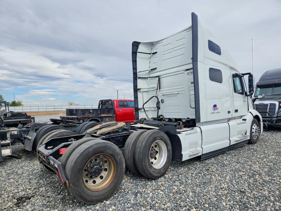 Volvo VNL SEMI TRUCK 2025 — Copart