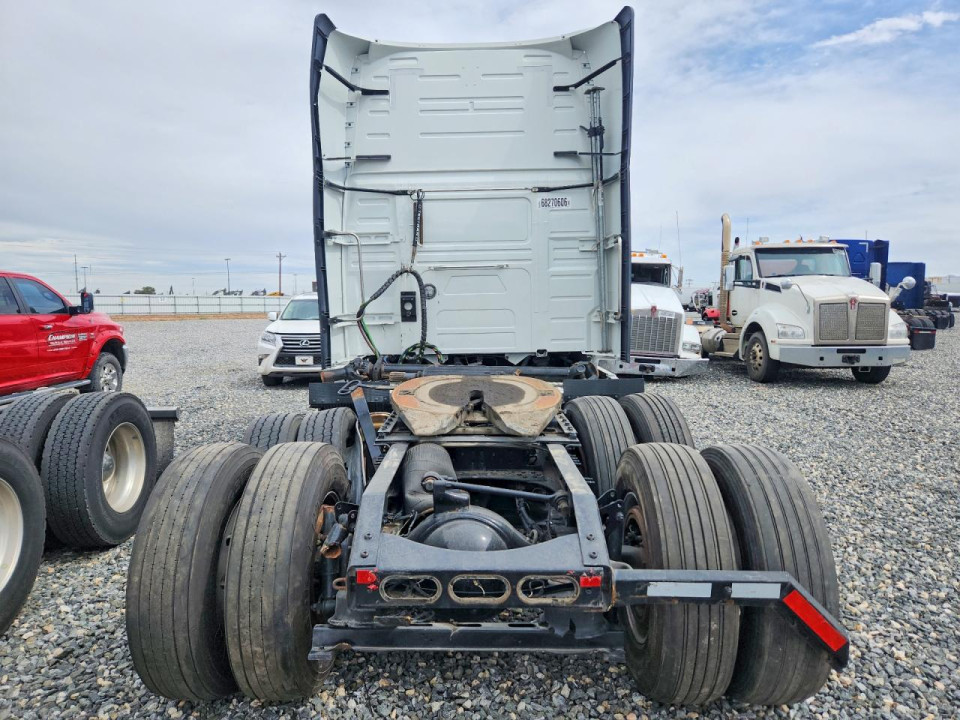 Volvo VNL SEMI TRUCK 2025 — Copart