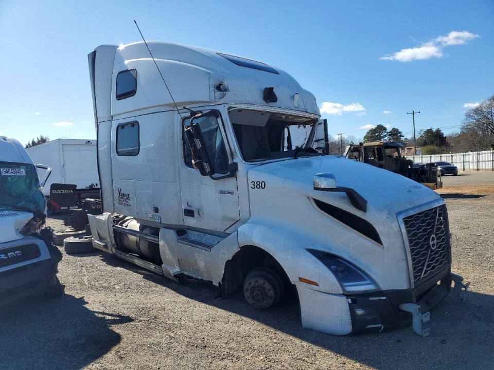 Volvo VNL SEMI TRUCK 2023 — Copart