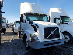 Volvo VNL SEMI TRUCK 2016 — Copart