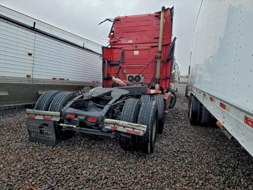 Volvo VNL SEMI TRUCK 2014 из США