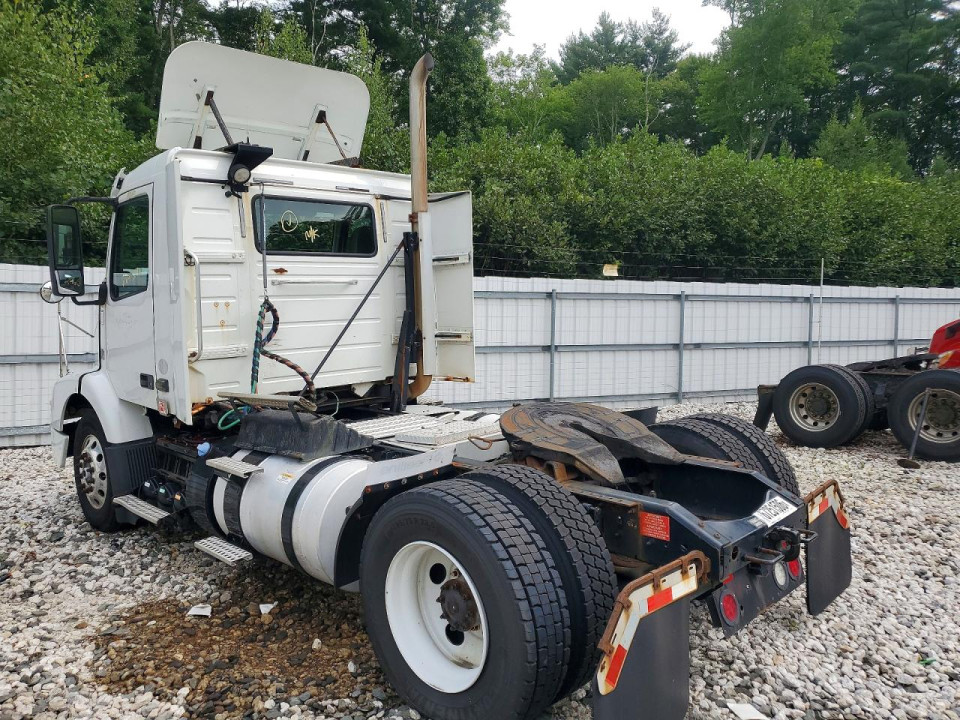 Volvo VNM SEMI TRUCK 2014 — Copart