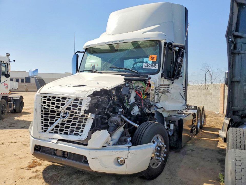 Volvo VNR SEMI TRUCK 2024 — Copart