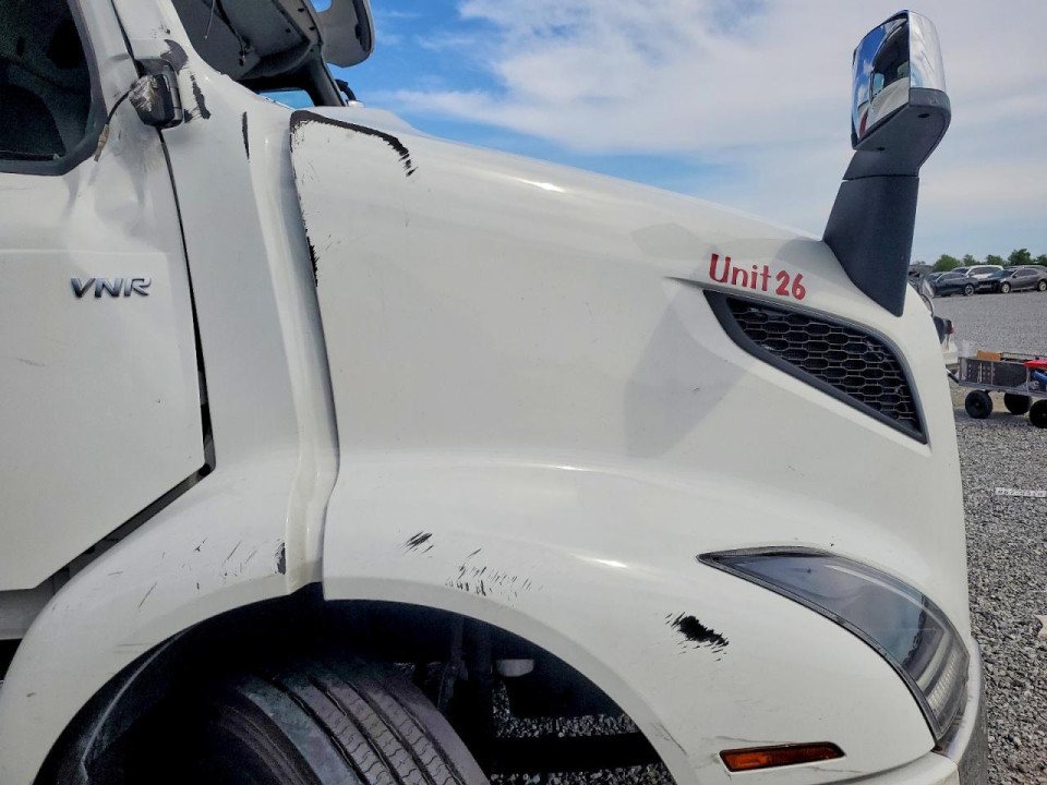 Volvo VNR 2025 — Copart