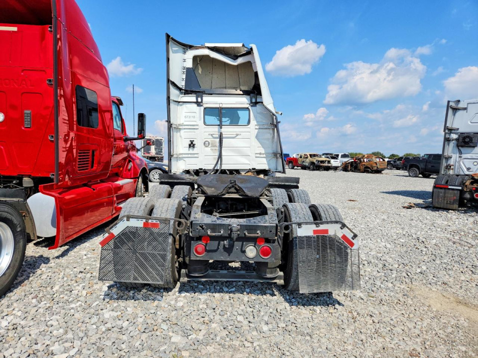 Volvo VNR 2025 — Copart