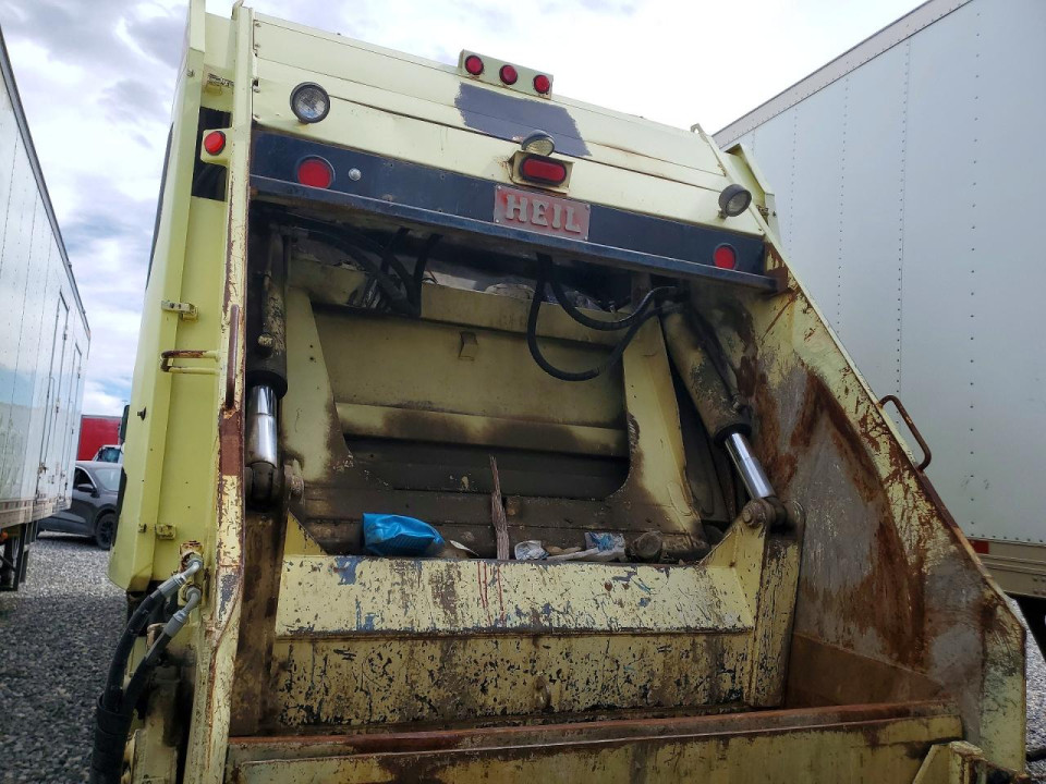 Volvo WXLL REFUSE TRUCK 1988 — Copart