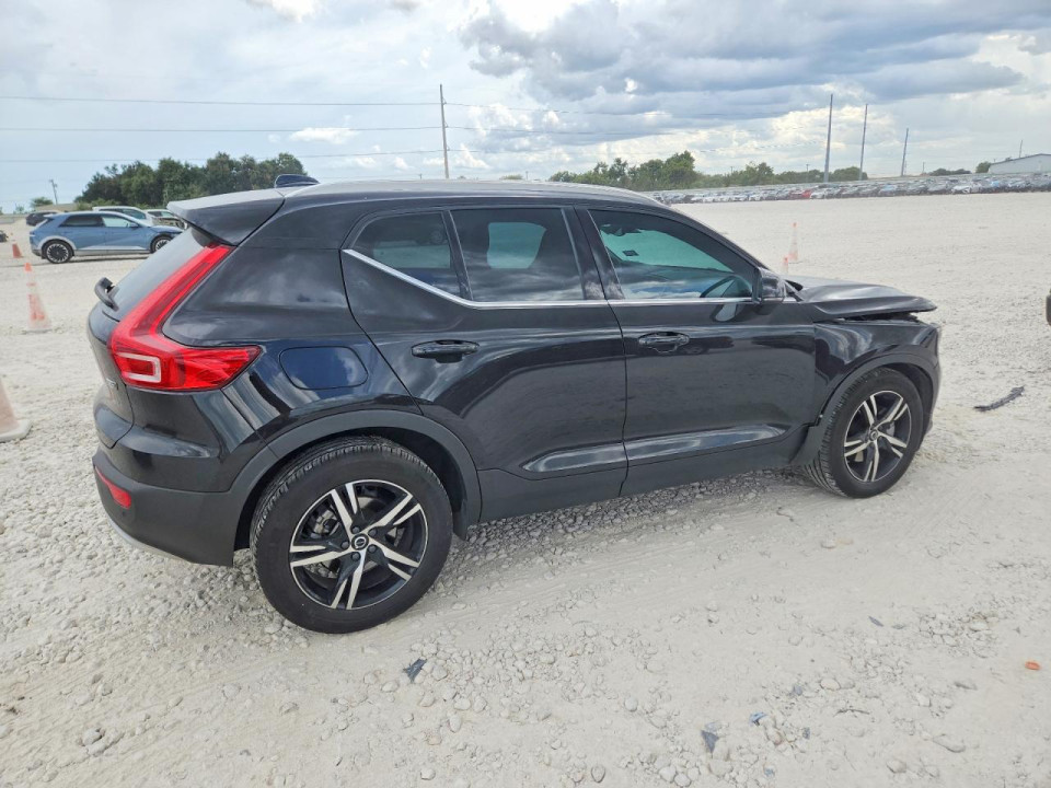 Volvo XC40 CORE 2025 — Copart