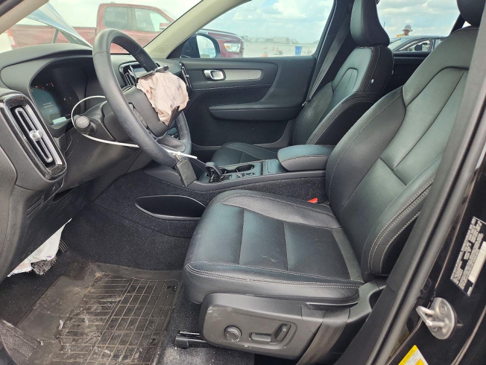 Volvo XC40 CORE 2025 — Copart