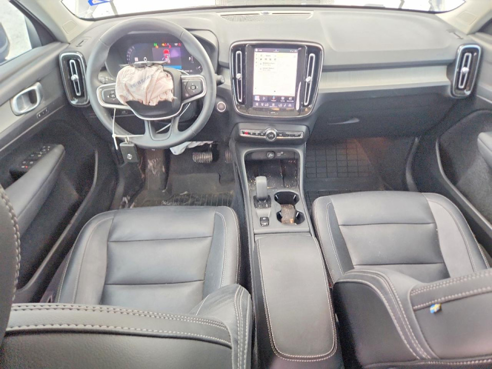 Volvo XC40 CORE 2025 — Copart