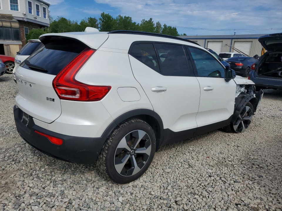 Volvo XC40 PLUS 2024 — Copart