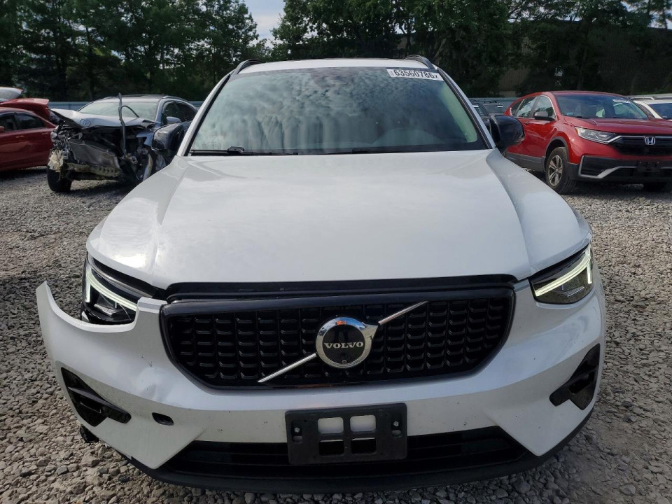 Volvo XC40 PLUS 2024 — Copart