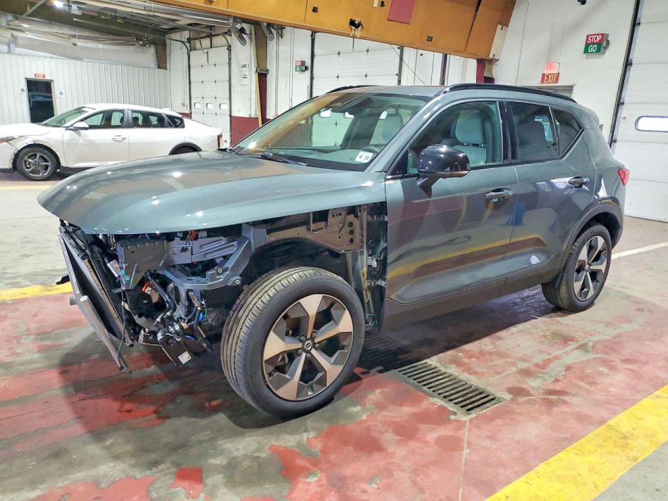Volvo XC40 PLUS 2026 — Copart