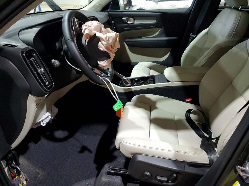 Volvo XC40 PLUS 2026 — Copart