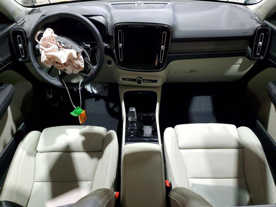 Volvo XC40 PLUS 2026 — Copart