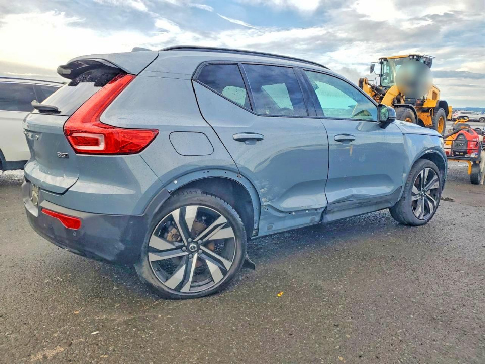 Volvo XC40 PLUS 2023 — Copart