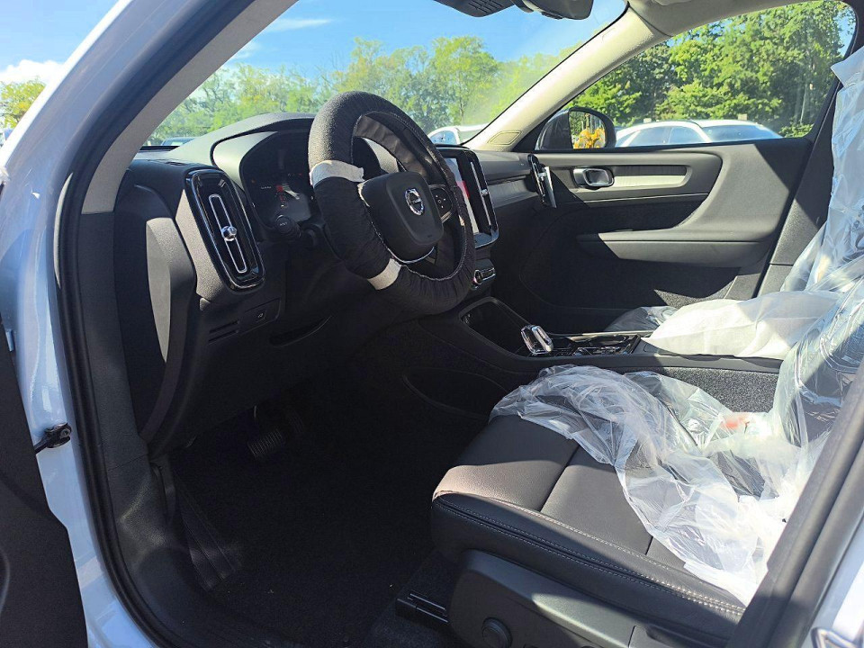 Volvo XC40 PLUS 2026 — Copart