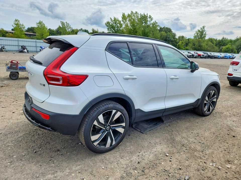 Volvo XC40 PLUS 2025 — Copart
