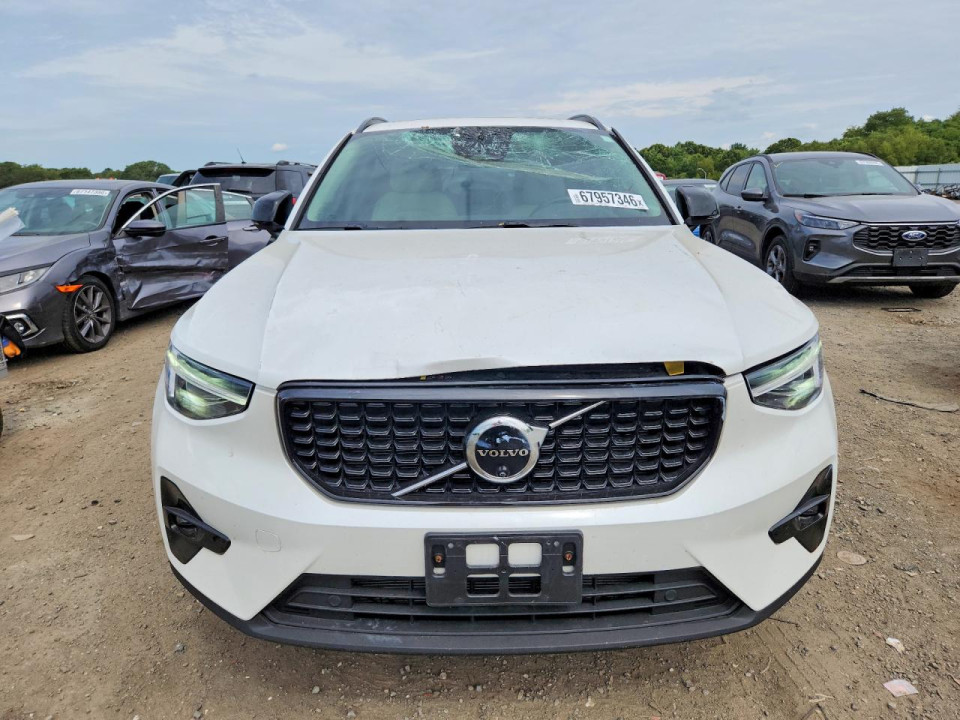 Volvo XC40 PLUS 2025 — Copart
