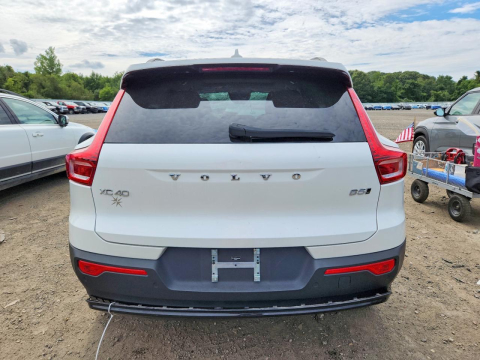 Volvo XC40 PLUS 2025 — Copart