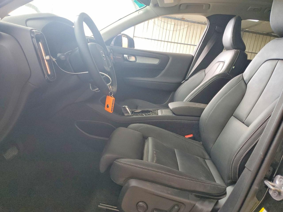 Volvo XC40 PLUS 2026 — Copart