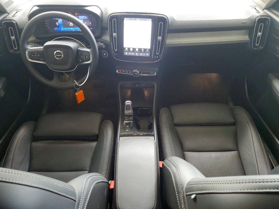 Volvo XC40 PLUS 2026 — Copart