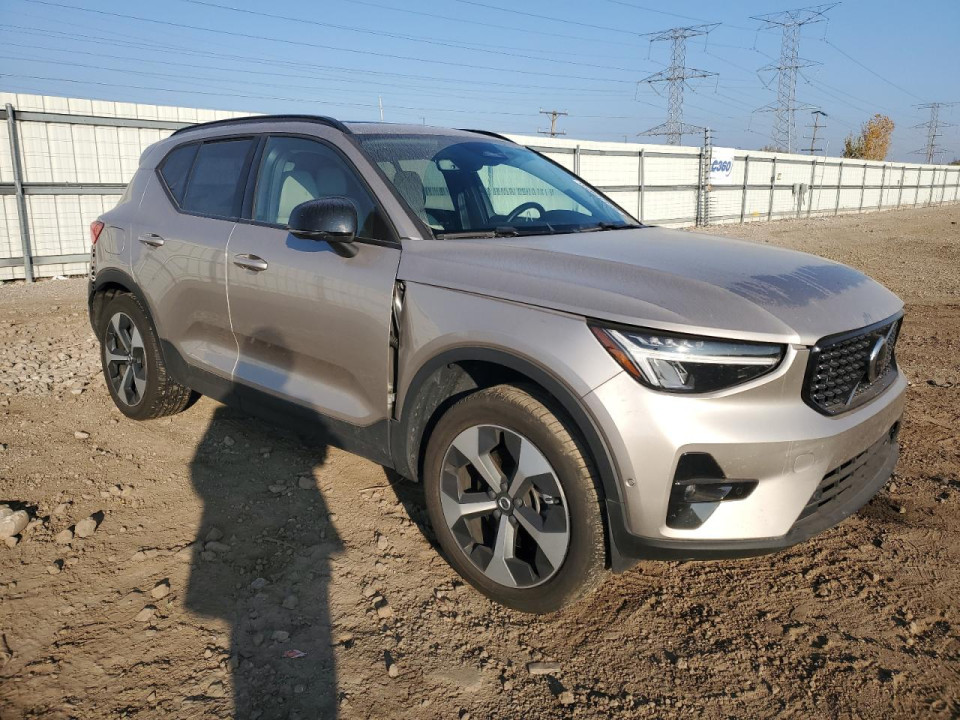 Volvo XC40 PLUS 2024 — Copart